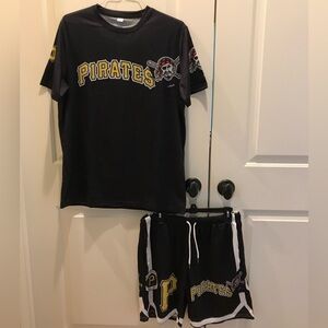 Pittsburgh Pirates 🏴‍☠️ T-shirt and shorts